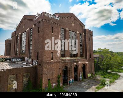 Kings Park, New York - May 21, 2023:  Exterior view of historic abandoned Kings Park Psychiatric Hospital. Stock Photo