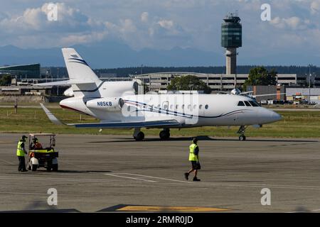 Dassault Falcon 900B business jet landing at London Stansted Stock ...