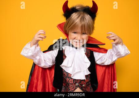 Fantasia de Vampiro para bebes -Infant's Little Vlad Vampire Costume