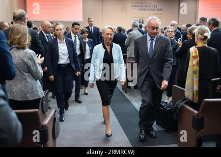 Paris, France. 30th Aug, 2023. French Prime Minister Elisabeth Borne leaves the Annual ambassadors conference in Paris, on August 30, 2023. Photo by Raphael Lafargue/ABACAPRESS.COM Credit: Abaca Press/Alamy Live News Stock Photo