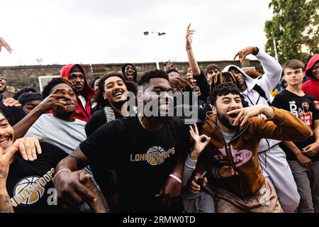 ahead of the Big 3 event at the o2 arena, Ryan Carter (the Hezigod) and Gerald Green attend a pick up game at the blue cage basketball curts, Deptford, London. Hezigod plays in one of the teams. copyright caroljmoir/alamy Stock Photo