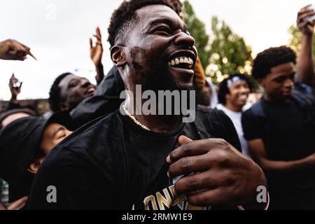 ahead of the Big 3 event at the o2 arena, Ryan Carter (the Hezigod) and Gerald Green attend a pick up game at the blue cage basketball curts, Deptford, London. Hezigod plays in one of the teams. copyright caroljmoir/alamy Stock Photo