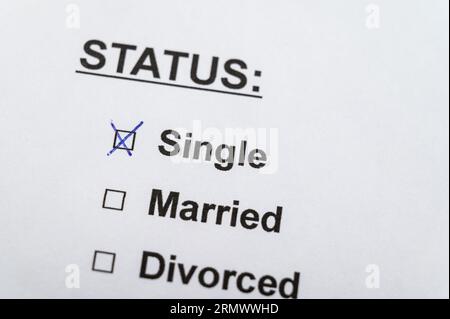 Blank sheet with text Status and word Single flagged. Condition of single people. Stock Photo