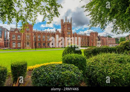 The Lanyon building and War Memorial Statue at The Queen's University of Belfast, commonly known as Queen's University Belfast. Stock Photo