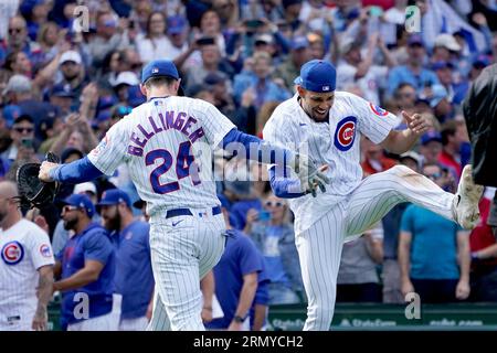 Los Angeles Dodgers center fielder Cody Bellinger (35) congratulates  Chicago Cubs left fielder Joc Pederson (24) after receiving his World Series  ring Stock Photo - Alamy