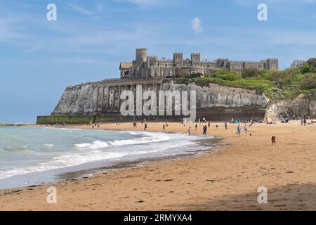 Kingsgate Castle on the cliffs above Kingsgate Bay, Broadstairs, Kent, was built for Lord Holland Stock Photo