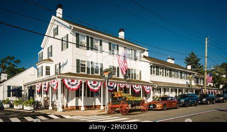 Griswold Inn, Essex, CT Stock Photo - Alamy