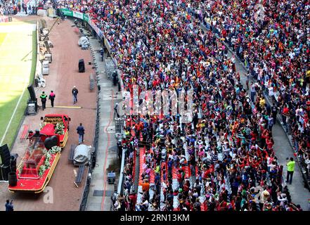 AKTUELLES ZEITGESCHEHEN Mexiko - trauerfeier für den Comedian Chespirito The coffin of Mexican comedian Roberto Gomez Bolanos, known as Chespirito , arrives to the Azteca Stadium during his memorial service in Mexico City, capital of Mexico, on Nov. 30, 2014. Roberto Gomez Bolanos died on Friday at the age of 85 in the city of Cancun, southeast of Mexico. ) (jp) MEXICO-MEXICO CITY-MEMORIAL SERVICE-ROBERTO GOMEZ BOLANOS Davidxdexlaxpaz PUBLICATIONxNOTxINxCHN   News Current events Mexico Mourning ceremony for the Comedian  The Coffin of MEXICAN Comedian Roberto Gomez Bolanos known As  arrives to Stock Photo