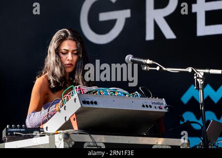 Arushi Jain – AKA Modular Princess – on the Walled Garden Stage at Green Man Festival in Wales, UK, August 2023. Photo: Rob Watkins Stock Photo