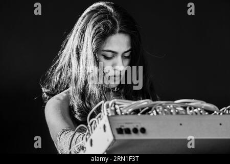 Arushi Jain – AKA Modular Princess – on the Walled Garden Stage at Green Man Festival in Wales, UK, August 2023. Photo: Rob Watkins Stock Photo