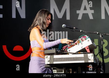 Arushi Jain – AKA Modular Princess – on the Walled Garden Stage at Green Man Festival in Wales, UK, August 2023. Photo: Rob Watkins Stock Photo