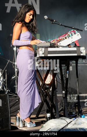 Arushi Jain – AKA Modular Princess – on the Walled Garden Stage at Green Man Festival in Wales, UK, August 2023. Photo: Rob Watkins Stock Photo