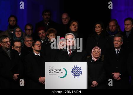 (150113) -- BERLIN, Jan. 13, 2015 -- German President Joachim Gauck (front) speaks during a vigil paying homage to the victims of French Charlie Hebdo attack and ensuing armed standoffs in Berlin, Germany, on Jan. 13, 2015. ) GERMANY-BERLIN-CHARLIE-HEBDO-ATTACKS-VICTIMS-VIGIL ZhangxFan PUBLICATIONxNOTxINxCHN   Berlin Jan 13 2015 German President Joachim Gauck Front Speaks during a Vigil paying Homage to The Victims of French Charlie Hebdo Attack and ensuing Armed  in Berlin Germany ON Jan 13 2015 Germany Berlin Charlie Hebdo Attacks Victims Vigil  PUBLICATIONxNOTxINxCHN Stock Photo