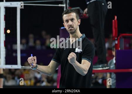 ANTALYA, TURKIYE - DECEMBER 18, 2022: Imoco Volley Conegliano coach Daniele Santarelli in Vakifbank FIVB Volleyball Womens Club World Championship Fin Stock Photo