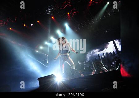 (150130) -- SINGAPORE, Jan. 30, 2015 -- Hong Kong s singer G.E.M. Gloria Tang performs at her concert in Singapore s Expo Max Pavilion on Jan. 30, 2015. G.E.M begins her first performance of a 3-night G.E.M. X.X.X. Live World Tour in Singapore on Friday. ) SINGAPORE-G.E.M-CONCERT ThenxChihxWey PUBLICATIONxNOTxINxCHN   Singapore Jan 30 2015 Hong Kong S Singer G e M Gloria Tang performs AT her Concert in Singapore S EXPO Max Pavilion ON Jan 30 2015 G e M BEGINS her First Performance of a 3 Night G e M X X X Live World Tour in Singapore ON Friday Singapore G e M Concert  PUBLICATIONxNOTxINxCHN Stock Photo