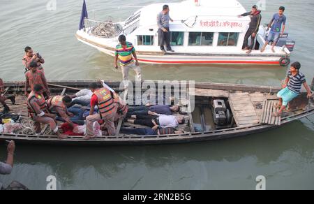 (150223) -- DHAKA, Feb. 22, 2015 -- Rescuers place bodies of victims on a boat after a ferry accident on the Padma River in Manikganj district, Bangladesh, Feb. 22, 2015. Death toll in Bangladesh s ferry accident in Bangladesh s western Manikganj district on Sunday rose to 65 as rescuers found 24 more bodies inside the hull of the ferry early Monday, a police officer said. )(bxq) BANGLADESH-DHAKA-FERRY-ACCIDENT SharifulxIslam PUBLICATIONxNOTxINxCHN   Dhaka Feb 22 2015 Rescue Place Bodies of Victims ON a Boat After a Ferry accident ON The Padma River in Manikganj District Bangladesh Feb 22 2015 Stock Photo