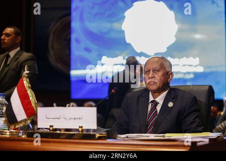 (150329) -- SHARM EL-SHEIKH, March 29, 2015 -- Yemeni Foreign Minister Riyad Yassin attends the closing session of the Arab League Summit in Sharm el-Sheikh, Egypt, on March 29, 2015. Egyptian President Abdel Fattah al-Sisi on Sunday said Arab League member states have agreed on the formation of an Arab military force to counter growing security threats. ) (zhf) EGYPT-SHARM EL-SHEIKH-ARAB LEAGUE SUMMIT-UNIFIED FORCE CuixXinyu PUBLICATIONxNOTxINxCHN   Sharm El Sheikh March 29 2015 Yemeni Foreign Ministers Riyad Yassin Attends The CLOSING Session of The Arab League Summit in Sharm El Sheikh Egyp Stock Photo