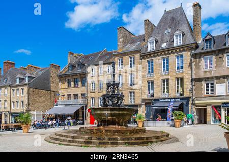 France, Cotes-d'Armor, Guingamp, Centre Square in the heart of the city and the 15th century Plomée Fountain Stock Photo