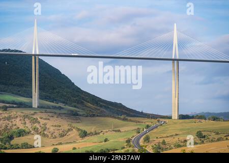 France, Aveyron, Grands Causses regional natural park, Millau, the Millau viaduct by architects Michel Virlogeux and Norman Foster, between the Causse du Larzac and the Causse de Sauveterre above the Tarn river Stock Photo