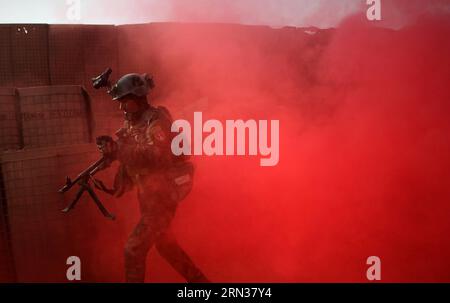 (150409) -- HELMAND, April 9, 2015 -- An Afghan National Army Commando soldier participates in a military training at an army camp in Shurabak district of Helmand, Afghanistan, April 9, 2015. )(lmz) AFGHANISTAN-HELMAND-ARMY AhmadxMassoud PUBLICATIONxNOTxINxCHN   Helmand April 9 2015 to Afghan National Army Commando Soldier participates in a Military Training AT to Army Camp in  District of Helmand Afghanistan April 9 2015  Afghanistan Helmand Army  PUBLICATIONxNOTxINxCHN Stock Photo