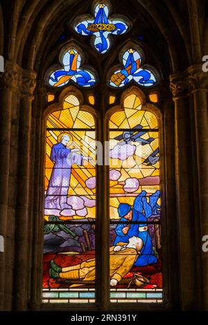 France, Côtes-d'Armor, Tréguier, Saint Tugdual Cathedral, Saint Yves blesses the dying soldier, scene from the First World War Stock Photo