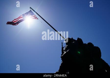 ARLINGTON, VA, United States — The Iwo Jima Memorial, also known as the Marine Corps War Memorial, stands as a powerful tribute to the valor of the U.S. Marines during World War II. Stock Photo