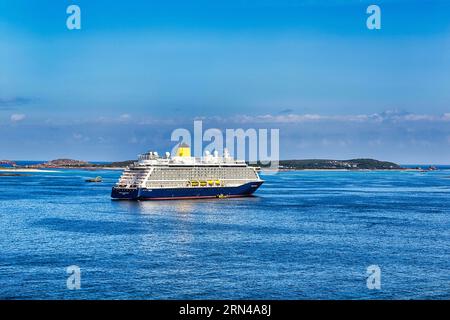 Spirit of Discovery, cruise ship of the British shipping company Saga Cruises off the coast of the Isles of Scilly, St Mary's, Isles of Scilly Stock Photo