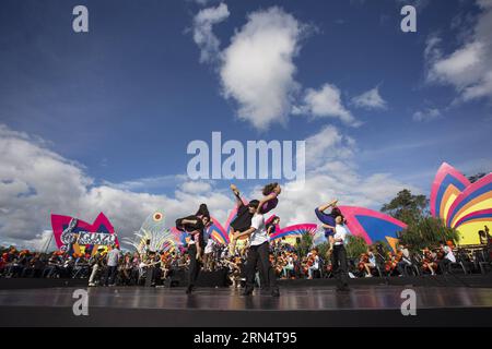Members of a ballet juvenile assembly take part in a general rehearsal, during the 6th edition of the Child-Youth Festival Iguazu in Concert , in the city of Puerto Iguazu, Argentina, on May 29, 2015. According to local press, over 800 youngsters will play pieces of the classical and folk repertoire of their countries, in a meeting of orchestras, choirs and a select group of soloists that perfect a festival immersed in the Misiones rainforest and the Iguazu Falls. Martin Zabala) (da) ARGENTINA-PUERTO IGUAZU-MUSIC-FESTIVAL e MARTINxZABALA PUBLICATIONxNOTxINxCHN   Members of a Ballet Juvenile As Stock Photo