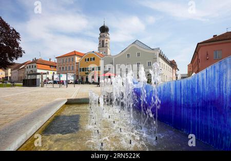 Town square with fountain, Bad Griesbach im Rottal, Lower Bavarian spa triangle, Rottal Inn district, Lower Bavaria, Germany Stock Photo