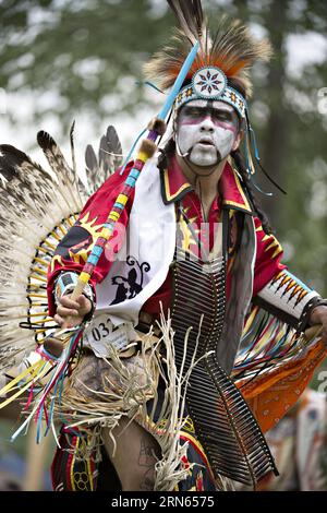 Indigenous people montreal hi-res stock photography and images