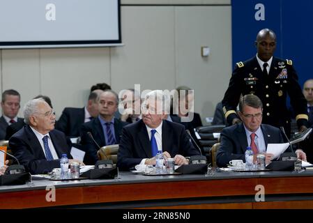 POLITIK Treffen der NATO-Verteidigungsminister in Brüssel (151008) -- BRUSSELS, Oct. 8, 2015 -- Turkish Minister of Defense Mehmet Vecdi Gonul, British Defence Secretary Michael Fallon and US Secretary of State for Defense Ashton Carter (from L to R, front) attend a NATO Defense Ministers meeting at its headquarters in Brussels, Belgium, Oct. 8, 2015. ) BELGIUM-BRUSSELS-NATO-DEFENCE MINISTERS-MEETING YexPingfan PUBLICATIONxNOTxINxCHN   politics Meeting the NATO Defence Minister in Brussels 151008 Brussels OCT 8 2015 Turkish Ministers of Defense Mehmet Vecdi Gonul British Defence Secretary Mich Stock Photo