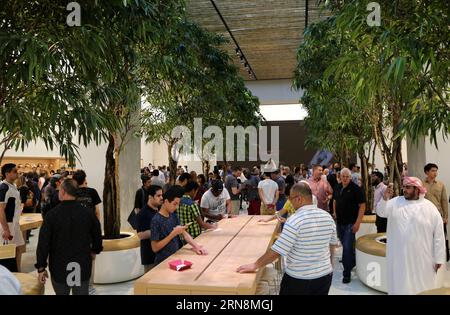 (151029) -- DUBAI, Oct. 29, 2015 -- Customers visit an Apple Store during its opening day at a shopping mall in Dubai, United Arab Emirates, Oct. 29, 2015. Apple has opened its first retail stores in the Middle East with two shops in the United Arab Emirates. The two new stores for the Cupertino, California-based technology giant are in Dubai s Mall of the Emirates and Abu Dhabi s Yas Mall. ) UAE-DUBAI-TECHNOLOGY-APPLE LixZhen PUBLICATIONxNOTxINxCHN   Dubai OCT 29 2015 customers Visit to Apple Store during its Opening Day AT a Shopping Mall in Dubai United Arab Emirates OCT 29 2015 Apple has o Stock Photo