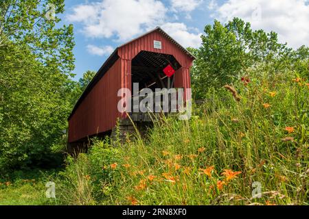 Bridge # 35-84-27 Hune Covered Bridge is a historic wooden covered bridge in the southeastern part of Ohio. Stock Photo