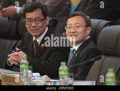 (151116) -- MANILA, Nov. 16, 2015 -- Chinese Vice Commerce Minister Wang Shouwen (R) attends the Asia-Pacific Economic Cooperation (APEC) Ministerial Meeting in Manila, the Philippines, on Nov. 16, 2015. Ministers from the APEC attached importance to inclusive growth and emphasized service sector s role in driving economic growth in the region. ) THE PHILIPPINES-MANILA-APEC-MINISTERIAL MEETING LuixSiuxWai PUBLICATIONxNOTxINxCHN   Manila Nov 16 2015 Chinese Vice Commerce Ministers Wang Shouwen r Attends The Asia Pacific Economic Cooperation APEC Ministerial Meeting in Manila The Philippines ON Stock Photo