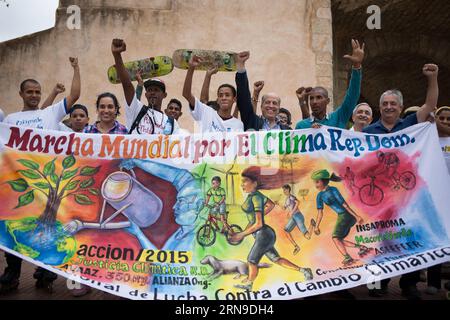 (151130) -- SANTO DOMINGO, Nov. 29, 2015 -- People gather in the Independence Park to support the Global Climate March in Santo Domingo, Dominican Republic, on Nov. 29, 2015. It was reported that 150 top officials from across the world will attend the summit. About 50,000 visitors, including more than 3,000 journalists are expected to take part in the United Nations 21st conference on climate, according to official data. Fran Afonso) DOMINICAN REPUBLIC-SANTO DOMINGO-SOCIETY-MARCH e FRANxAFONSO PUBLICATIONxNOTxINxCHN   151130 Santo Domingo Nov 29 2015 Celebrities gather in The Independence Park Stock Photo