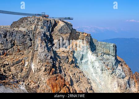 The Cloudraker Skybridge and Raven's Eye viewing platform atop Whistler Mountain Stock Photo