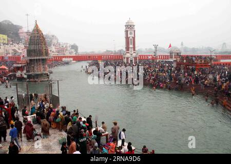 (160115) -- HARIDWAR, Jan. 15, 2016 -- Hindu devotees take dip in the River Ganges on the first auspicious bathing day of the Ardh Kumbh Mela at Haridwar, northern Indian state of Uttarakhand, Jan. 14, 2016. Ardh Kumbh (Half Kumbh) Mela is held enery six years after Haridwar Kumbh Mela, which is celebrated every 12 years. Thousands of devotees are expected to bath in the holy Indian river to absolve themselves of their sins. ) INDIA-HARIDWAR-ARDH KUMBH MELA-FIRST DAY Stringer PUBLICATIONxNOTxINxCHN   160115 HARIDWAR Jan 15 2016 Hindu devotees Take Dip in The River Ganges ON The First Auspiciou Stock Photo