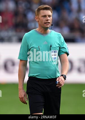 MONCHENGLADBACH - referee Christian Dingert during the German Bundesliga match between Borussia Monchengladbach - Bayer 04 Leverkusen at Borussia- Park stadium on August 26, 2023 in Monchengladbach, Germany. AP | Dutch Height | Gerrit van Cologne Stock Photo