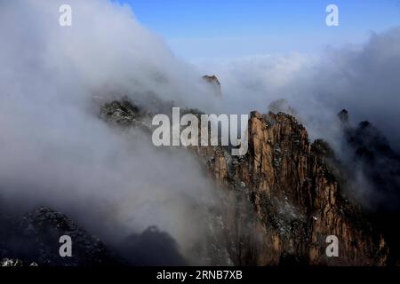 (160223) -- HUANGSHAN, Feb. 23, 2016 -- Photo taken on Feb. 23, 2016 shows scenery of the sea of clouds at Mountain Huangshan scenic area in Huangshan City, east China s Anhui Province. ) (yxb) CHINA-ANHUI-HUANGSHAN-SCENERY(CN) ShixGuangde PUBLICATIONxNOTxINxCHN   Huang Shan Feb 23 2016 Photo Taken ON Feb 23 2016 Shows scenery of The Sea of Clouds AT Mountain Huang Shan Scenic Area in Huang Shan City East China S Anhui Province yxb China Anhui Huang Shan scenery CN ShixGuangde PUBLICATIONxNOTxINxCHN Stock Photo