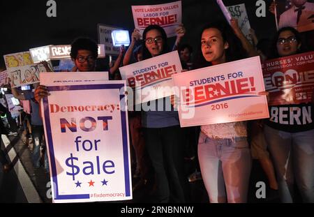 MIAMI, March 9, 2016 -- Supporters of Democratic presidential candidate Bernie Sanders rally at Miami-Dade community college-Kendall campus in Miami, Florida, the United States, March 9, 2016. Democratic presidential candidates Hillary Clinton and Bernie Sanders took part in the Univision News and Washington Post Democratic presidential candidates debate here on Wednesday. ) U.S.-MIAMI-DEMOCRATIC DEBATE-BERNIE SANDERS BaoxDandan PUBLICATIONxNOTxINxCHN   Miami March 9 2016 Supporters of Democratic Presidential Candidate Bernie Sanders Rally AT Miami Dade Community College Kendall Campus in Miam Stock Photo