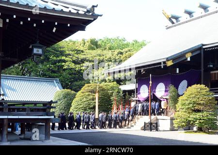 (160422) -- TOKYO, April 22, 2016 -- Japanese lawmakers visit Yasukuni Shrine in Tokyo, capital of Japan, on April 22, 2016. A group of around 90 Japanese lawmakers, including a senior member of Prime Minister Shinzo Abe s Cabinet, on Friday visited the controversial war-linked Yasukuni Shrine which stands as a symbol of Japan s militarism and honors its war dead including criminals convicted by an international tribunal. ) JAPAN-TOKYO-LAWMAKERS-YASUKUNI SHRINE-VISIT MaxPing PUBLICATIONxNOTxINxCHN   160422 Tokyo April 22 2016 Japanese lawmakers Visit Yasukuni Shrine in Tokyo Capital of Japan O Stock Photo