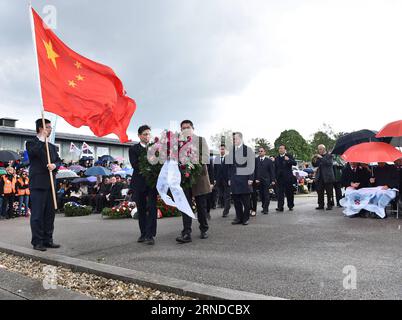 KZ Mauthausen - 71. Jahrestag der Befreiung (160515) -- VIENNA, May 15, 2016 -- Representatives from Chinese Embassy pay tribute to those killed during a ceremony marking the 71st anniversary of Mauthausen Concentration Camp s liberation in the state of Upper Austria, Austria, May 15, 2016. More than 6,000 people gathered to commemorate the 71st anniversary of the liberation of the Mauthausen concentration camp on Sunday. ) AUSTRIA-MAUTHAUSEN CONCENTRATION CAMP-LIBERATION-ANNIVERSARY-COMMEMORATION QianxYi PUBLICATIONxNOTxINxCHN   KZ Mauthausen 71 Anniversary the Liberation 160515 Vienna May 15 Stock Photo