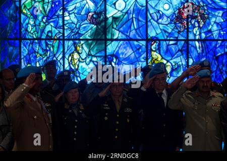 (160519) -- UNITED NATIONS, May 19, 2016 -- Military personnel salute during a wreath-laying ceremony held on International Day of UN Peacekeepers at the UN headquarters in New York, United States, May 19, 2016. The United Nations on Thursday honored fallen UN peacekeepers who lost their lives while serving under the UN flag. ) UN-INTERNATIONAL DAY OF UN PEACEKEEPERS-COMMEMORATION LixMuzi PUBLICATIONxNOTxINxCHN   160519 United Nations May 19 2016 Military Personnel Salute during a Wreath Laying Ceremony Hero ON International Day of UN Peacekeepers AT The UN Headquarters in New York United Stat Stock Photo