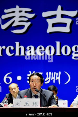(160521) -- ZHENGZHOU, May 21, 2016 -- Liu Yuzhu, head of the State Administration of Cultural Heritage, addresses the First China Archaeological Congress in Zhengzhou, capital of central China s Henan Province, May 21, 2016. The First China Archaeological Congress kicked off here on Saturday, with the participation of about 400 experts from over 10 countries and regions including Britain, Egypt, Germany, India and the United States. ) (zkr) CHINA-ZHENGZHOU-ARCHAEOLOGICAL CONGRESS(CN) LixAn PUBLICATIONxNOTxINxCHN   160521 Zhengzhou May 21 2016 Liu Yuzhu Head of The State Administration of Cult Stock Photo