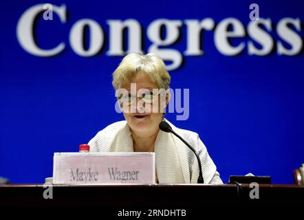 (160521) -- ZHENGZHOU, May 21, 2016 -- Mayke Wagner, chief of the German institute of Europe and Asia archaeology, addresses the First China Archaeological Congress in Zhengzhou, capital of central China s Henan Province, May 21, 2016. The First China Archaeological Congress kicked off here on Saturday, with the participation of about 400 experts from over 10 countries and regions including Britain, Egypt, Germany, India and the United States. ) (zkr) CHINA-ZHENGZHOU-ARCHAEOLOGICAL CONGRESS(CN) LixAn PUBLICATIONxNOTxINxCHN   160521 Zhengzhou May 21 2016 Mayke Wagner Chief of The German Institu Stock Photo