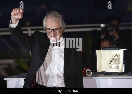 69. Festival de Cannes: Preisverleihung (160522) -- CANNES, May 22, 2016 -- British director Ken Loach poses with his trophy during a photocall after winning the Palme d Or Award for the film I, Daniel Blake at the 69th Cannes Film Festival in Cannes, southern France on May 22, 2016. ) FRANCE-CANNES-FILM FESTIVAL-AWARD-PHOTOCALL JinxYu PUBLICATIONxNOTxINxCHN   69 Festival de Cannes Award ceremony 160522 Cannes May 22 2016 British Director Ken Loach Poses With His Trophy during a photo call After Winning The Palme D or Award for The Film I Daniel Blake AT The 69th Cannes Film Festival in Cannes Stock Photo