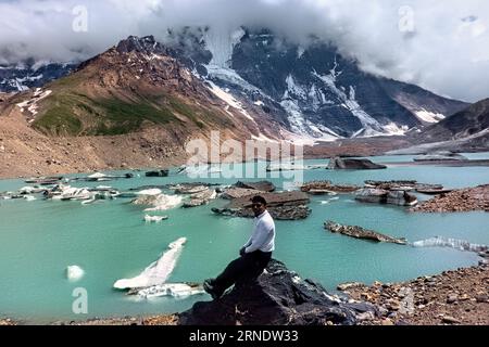 Iceberg glacial lake below the Lomvilad Pass, Warwan Valley, Pir Panjal Range, Kashmir, India Stock Photo