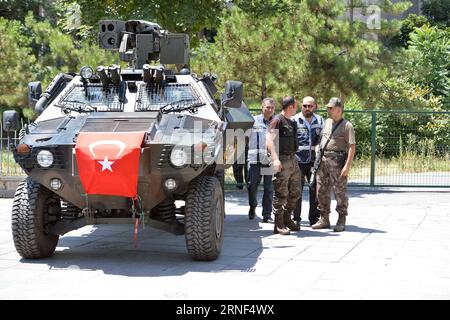Putschversuch in der Türkei - Sicherheitskräfte vor Gerichtsgebäude in Ankara (160718) -- ANKARA, July 18, 2016 -- Special forces and police stand guard near Ankara courthouse in Ankara, Turkey on July 18, 2016. Extraordinary security measures have been observed in city center of Turkish capital Ankara, as special forces and police accompanied by armored vehicles patrol scores of streets. ) TURKEY-ANKARA-SECURITY MEASURES Mustafaxkaya PUBLICATIONxNOTxINxCHN   Coup attempt in the Turkey Security forces before Court buildings in Ankara 160718 Ankara July 18 2016 Special Forces and Police stand G Stock Photo