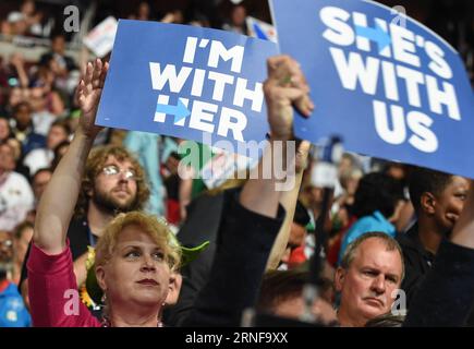 (160726) -- PHILADELPHIA, July 26, 2016 -- Supporters of Hillary Clinton cheer at the U.S. Democratic National Convention at Wells Fargo Center, Philadelphia, the United States on July 26, 2016. Hillary Clinton was formally anointed Democratic presidential candidate here on Tuesday, becoming the first woman to run for the White House on behalf of a major U.S. political party. ) U.S.-PHILADELPHIA-DNC-PRESIDENTIAL NOMINATION BaoxDandan PUBLICATIONxNOTxINxCHN   160726 Philadelphia July 26 2016 Supporters of Hillary Clinton administration Cheer AT The U S Democratic National Convention AT Wells Fa Stock Photo