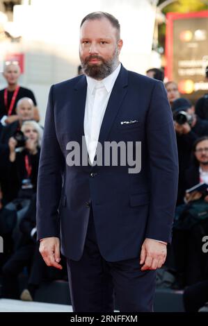 Georgios 'Yorgos' Lanthimos bei der Premiere des Kinofilms 'Poor Things' auf der Biennale di Venezia 2023 / 80. Internationale Filmfestspiele von Venedig im Palazzo del Cinema. Venedig, 01.09.2023 Stock Photo